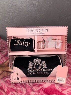 Juicy Couture “Heritage Barrel Bag Set” Shoulder Bag